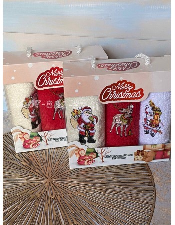 Подарочный набор из трех кухонных полотенец Merry Christmas Beige Santa/Red Deer/Santa Gifts