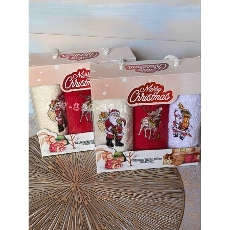 Подарочный набор из трех кухонных полотенец Merry Christmas Beige Santa/Red Deer/Santa Gifts